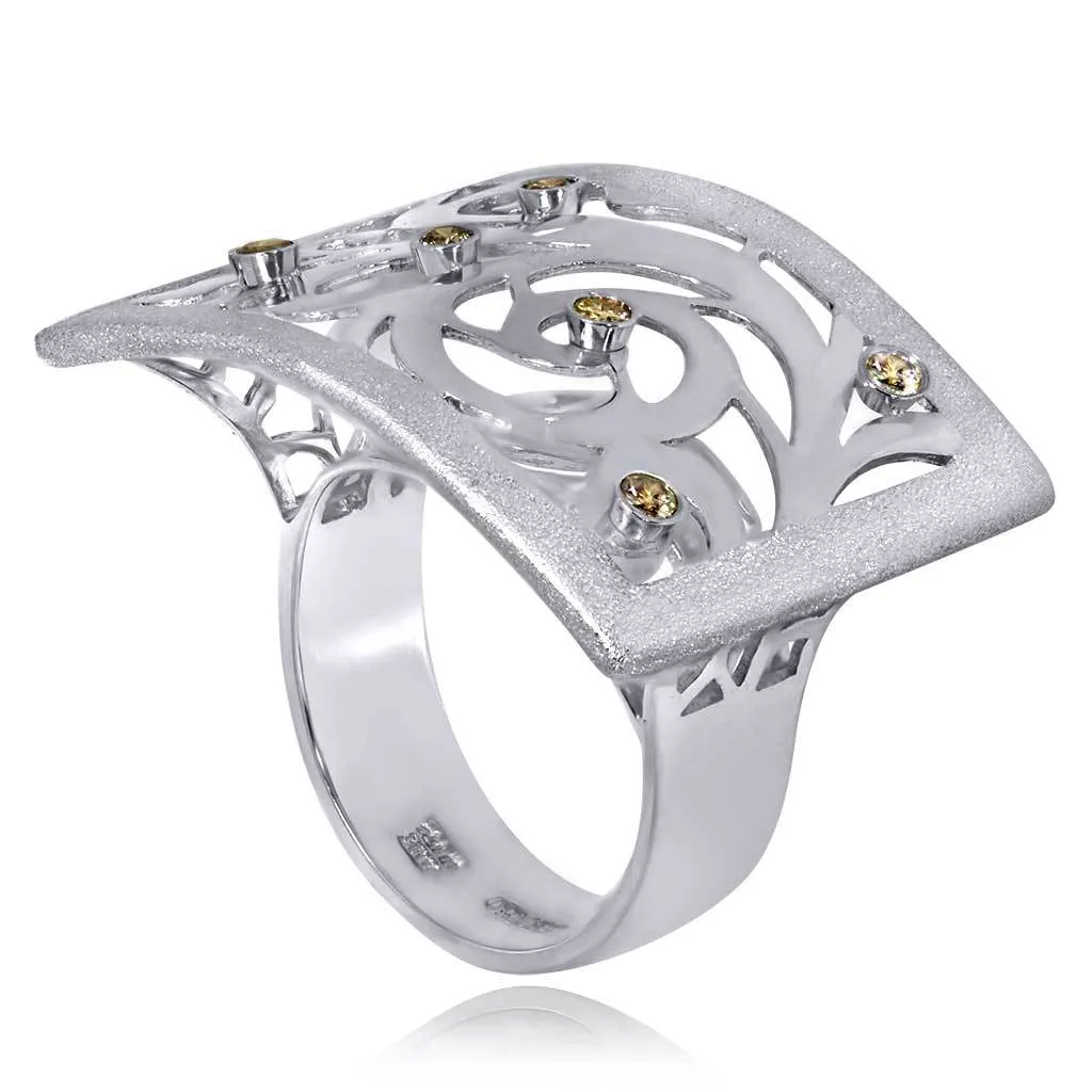 Gold Ornament Contrast Texture Ring with Diamonds