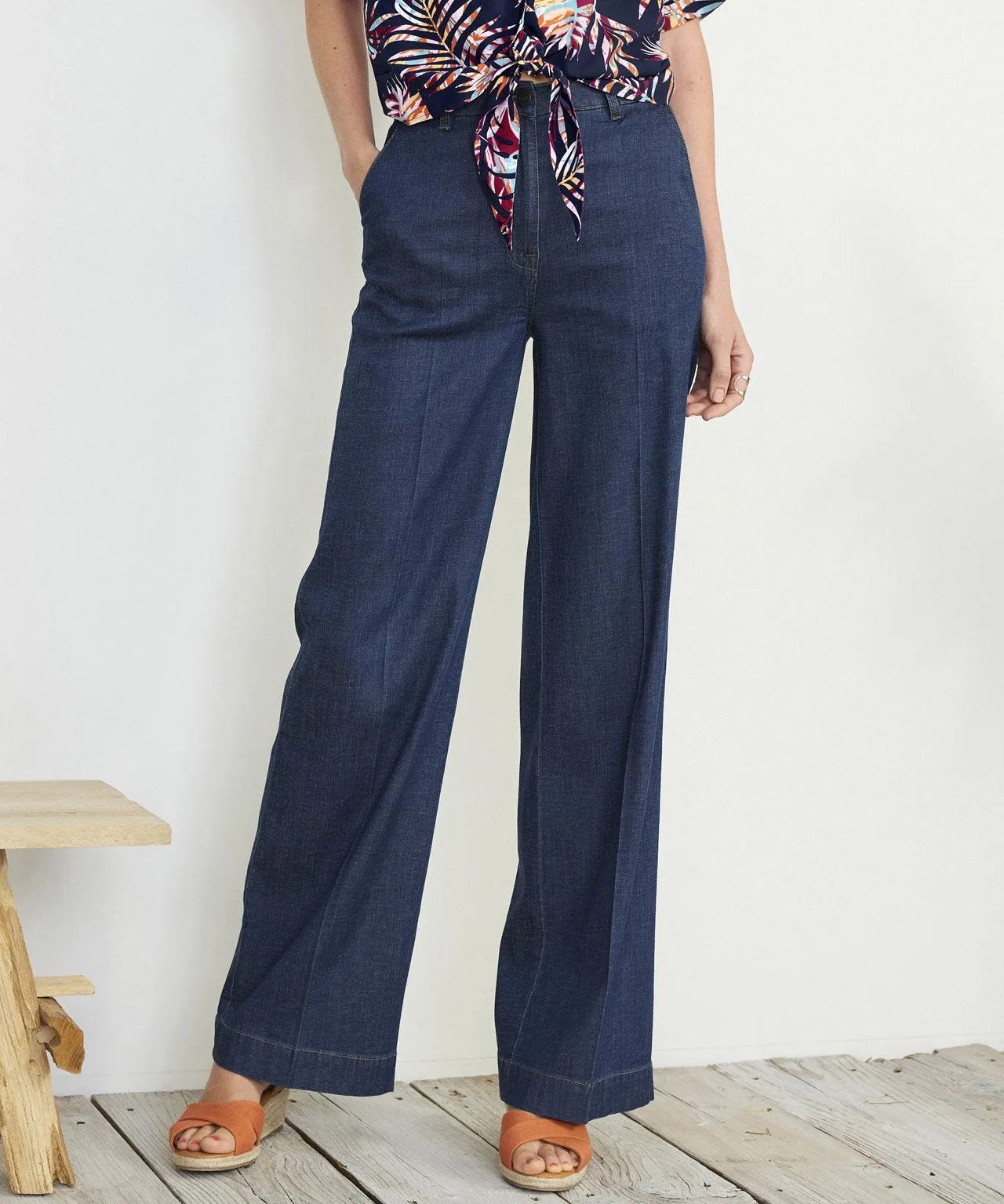 Wide-leg Jeans